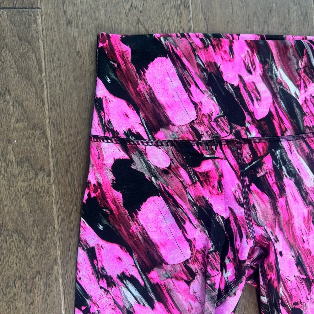 Lululemon Leggings in Pink and Black - Picture 5 of 10